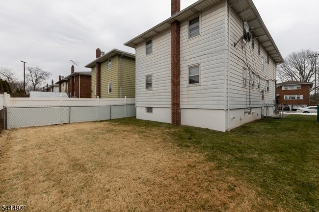 Photo - 318 Kennedy Dr