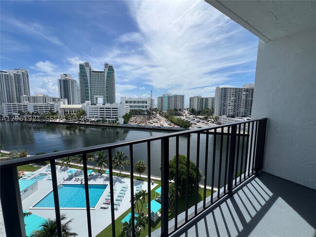 Photo - 200 Leslie Dr Unit 1017