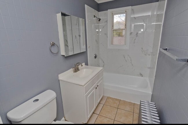 Photo - 130 Bowles St