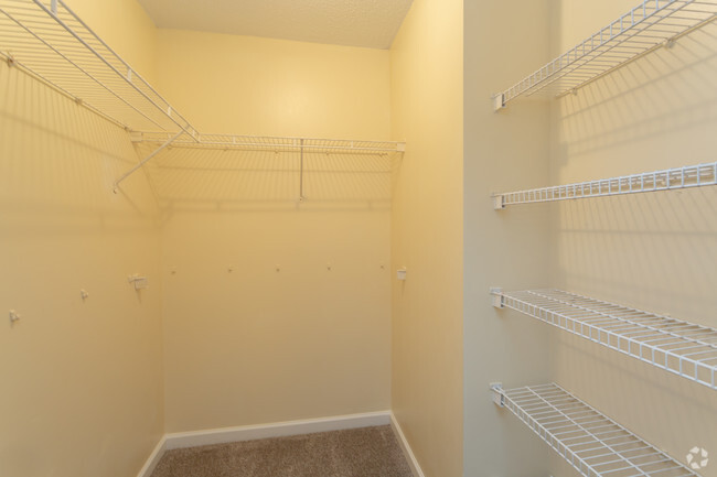 2BR, 2BA -1100 SF - Chase Park Apartments