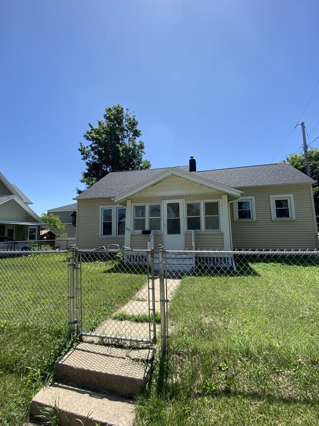 Photo - 1055 4th Ave
