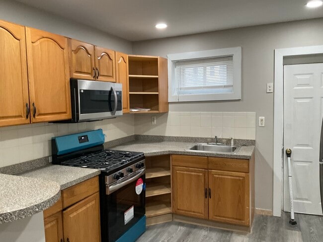 Photo - 205 S 58th St