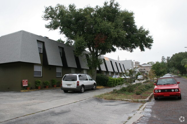 Baywalk Apartments - Baywalk Apartments