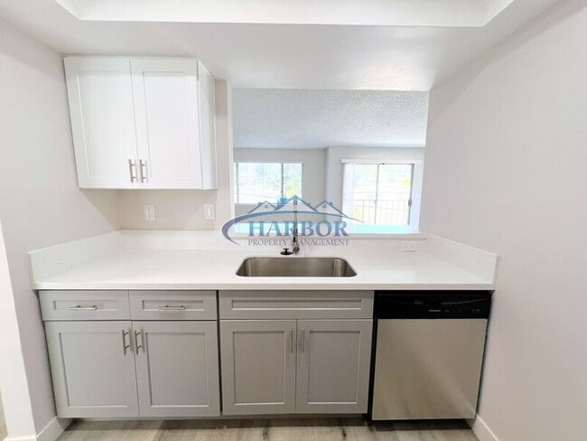 Photo - 2315 S Grand Ave Unit 11