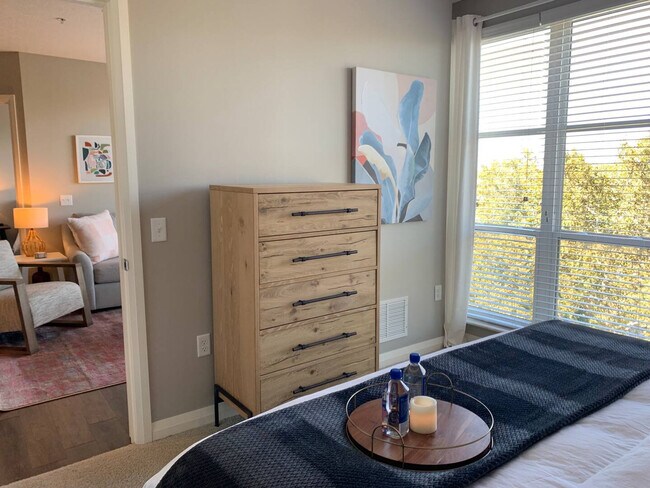 Photo - 443 W Rich St Unidad ID1257797P