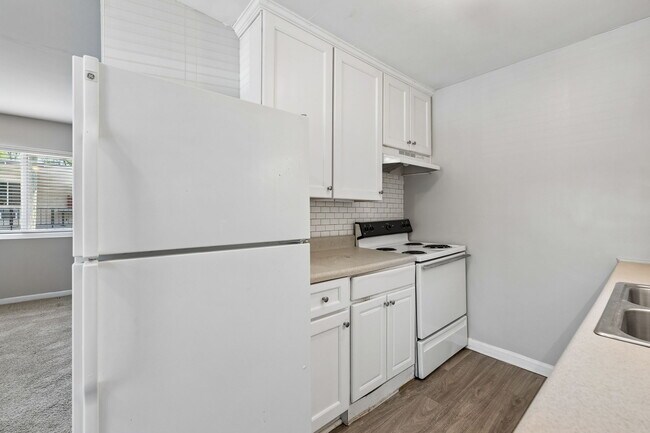 Photo - 550 Harding Plz Unidad E113