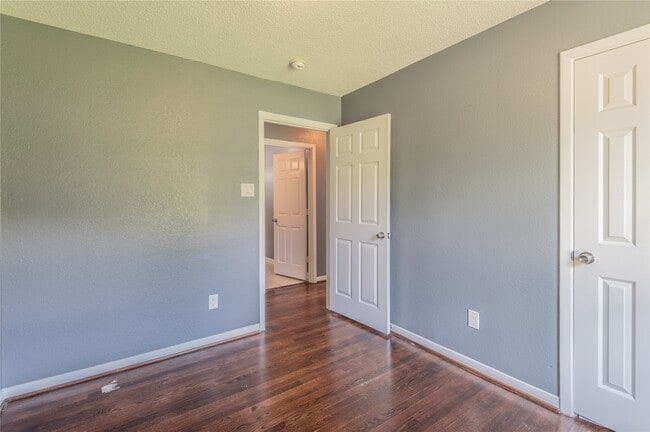 Photo - 5407 Thrush Dr