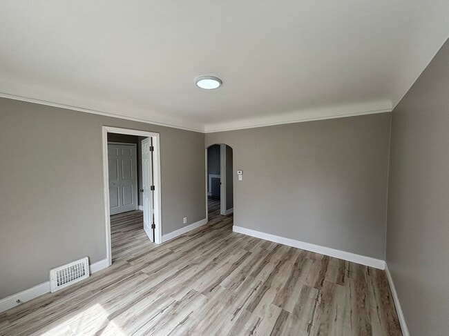 Photo - 21434 Panama St