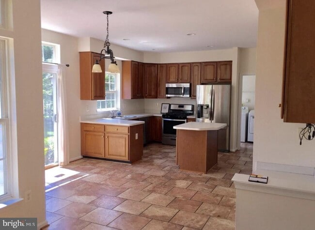 Photo - 9057 Seward St
