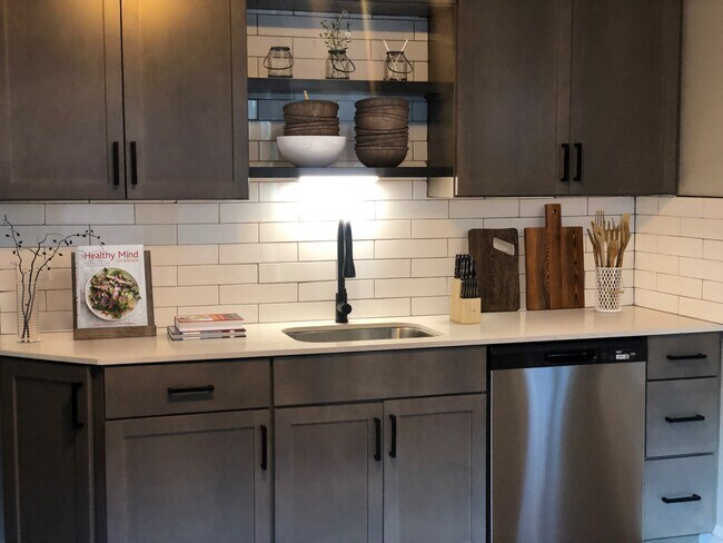 Photo - 2228 Kenmore