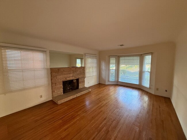 Photo - 3 Bedroom Burbank House in Magnolia Park