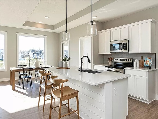 Photo - 520 Meadows Ct