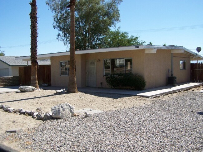 Photo - Central DHS, 2 BEDROOM, 1 BATH SINGLE FAMI... Casa