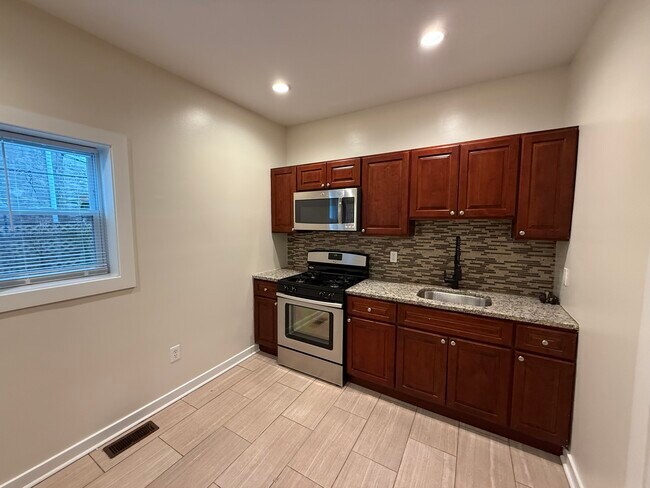 Photo - 1304 N 25th St