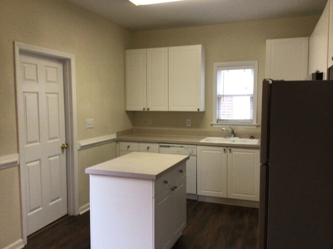 Photo - 204 McCarthy Dr