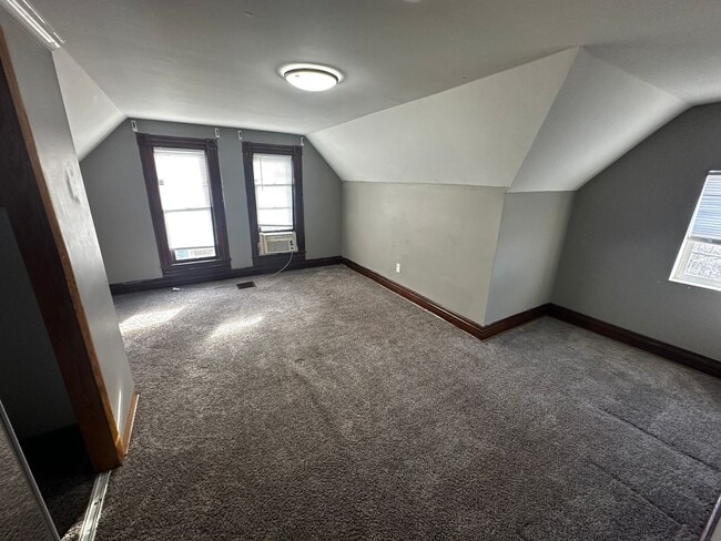 Photo - 5311 Halsey St