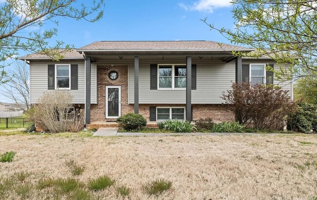 Building Photo - 3 Bed + Complete basement in Maryville