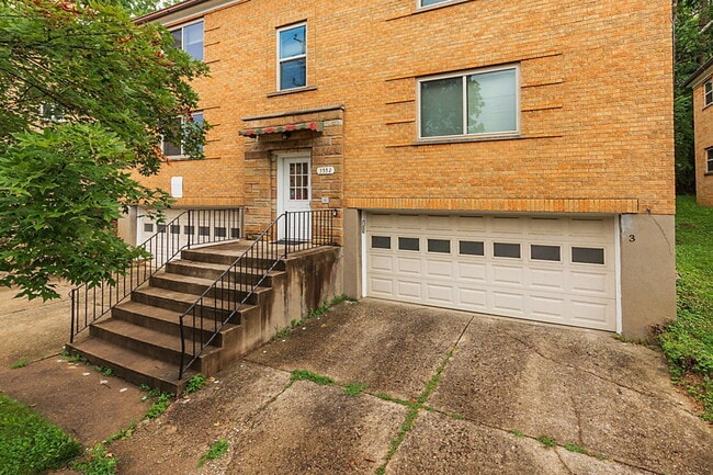 Building Photo - 3552 Brotherton Rd Unit 1