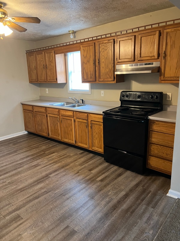 Photo - 107 S 6th St