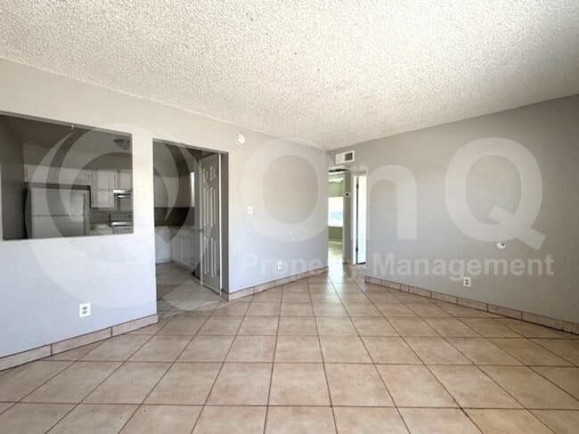 Building Photo - 132 E Ingram St Rental