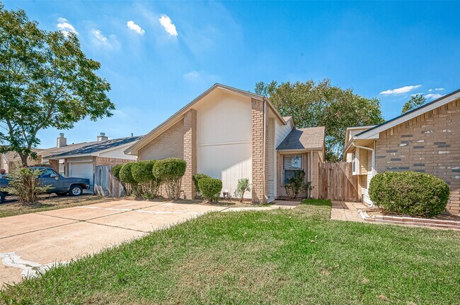 Photo - 7111 Village Lake Dr