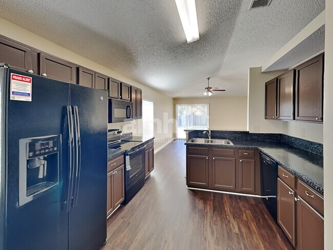 1758 Dartmouth Dr