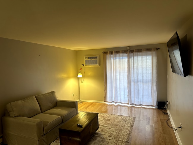 Photo - 2317 N Neva Ave Unit 305A