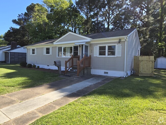 Building Photo - 217 Greenwood Ln Rental