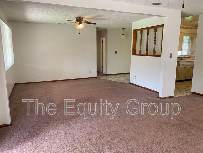 Photo - 2921 W Country Ave