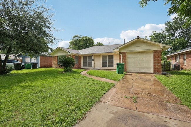 Photo - 6401 Rowan Ln