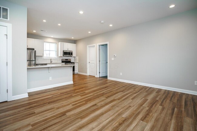 Photo - 1605 Elmwood Ave