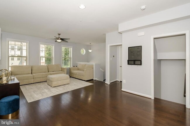 Photo - 7523 Holly Ridge Dr