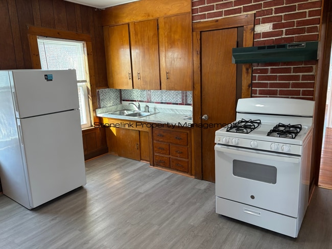 Building Photo - 125-127 Pond Street Unit 2