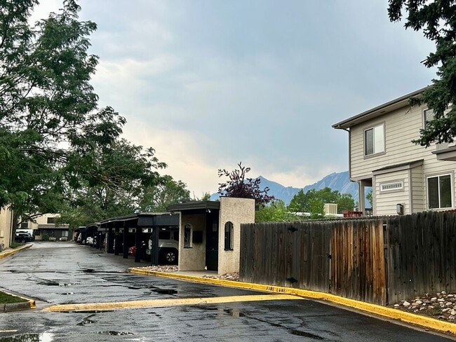 Photo - Spacious North Boulder Townhome