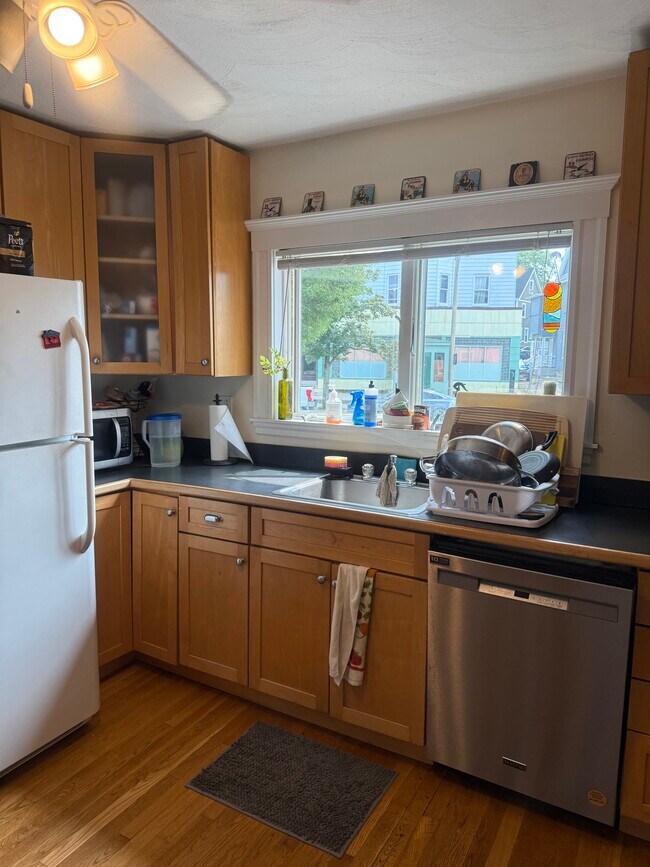 Photo - 881 Broadway Apartments Unit 1