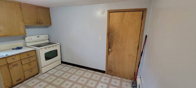 Photo - 307 Lake St Unidad Upper