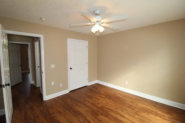 Photo - 1479 Crossway Cottages Ln