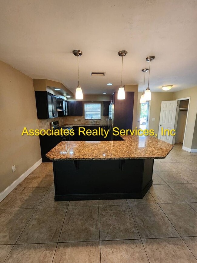 Photo - Must See!!! 3/2 in Pine Breeze (NW Gainesville)