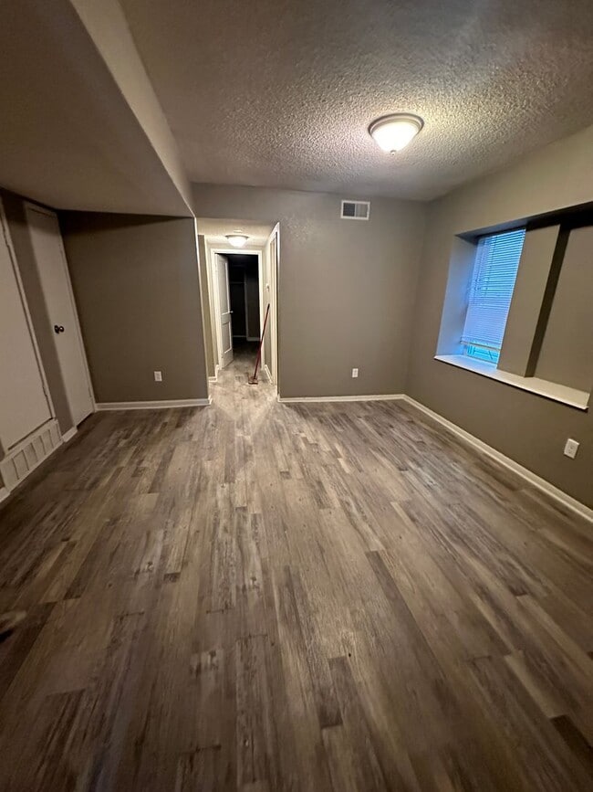Photo - Benton Blvd 2-Bed Unit 2703-2