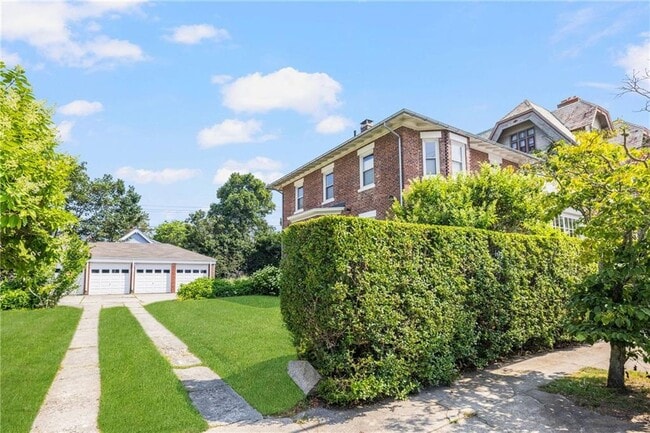 Photo - 26 Narragansett Ave