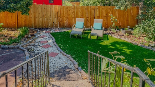 Photo - 835 E Boulder St House