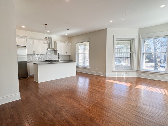 Photo - 446 Linwood Ave Unidad #2