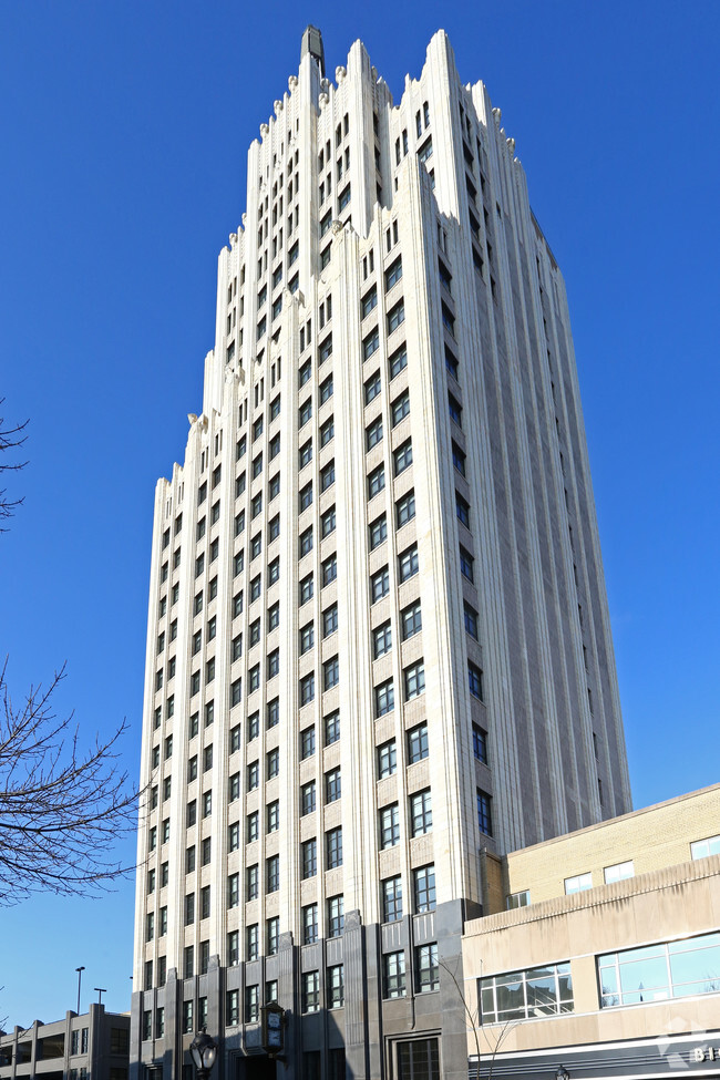 The Continental Life Building - The Continental Life Building Apartments