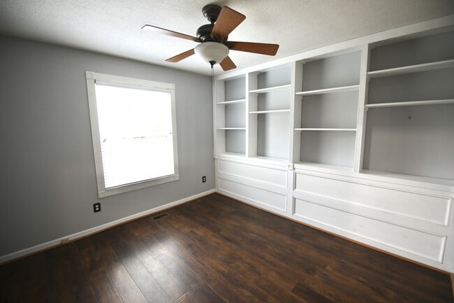 Photo - 4400 Greensbury Dr