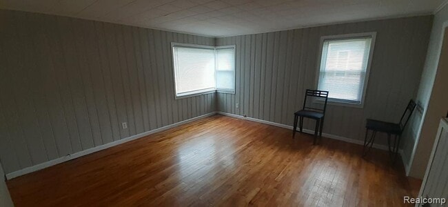 Photo - 4914 Gertrude St