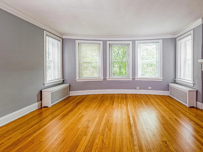 Photo - 8227 S Maryland Ave Unit 3S