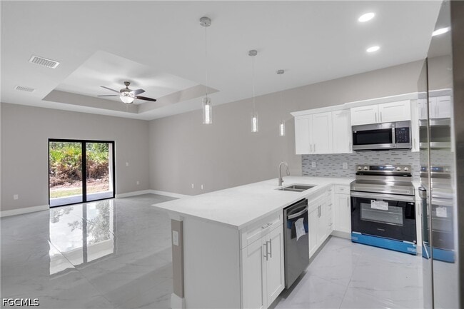 Photo - 726 Newhall St E