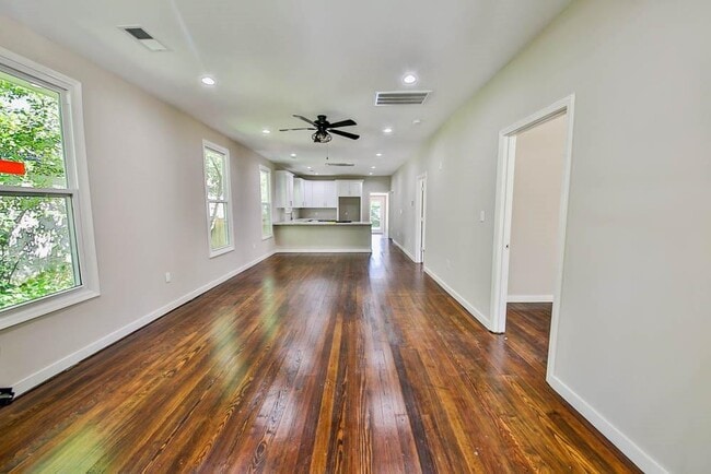 Photo - 2029 Felix Ave