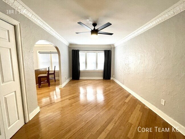 4804 Jefferson St Unit 104