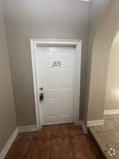 Building Photo - 133 S Hill St Rental